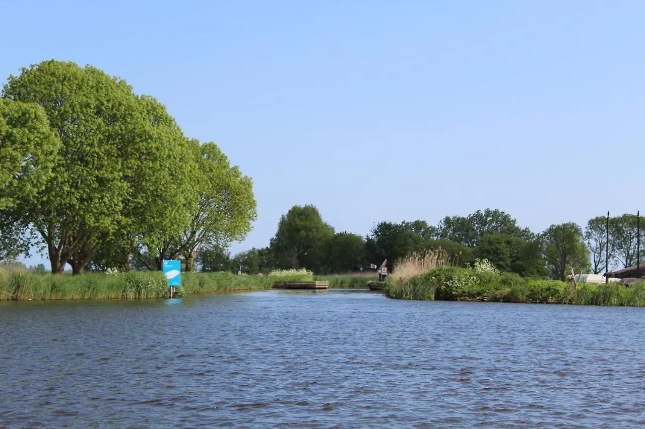 Guest house Guesthouse At The Amstel River With 2Br 2Ba And Garden Amstelveen